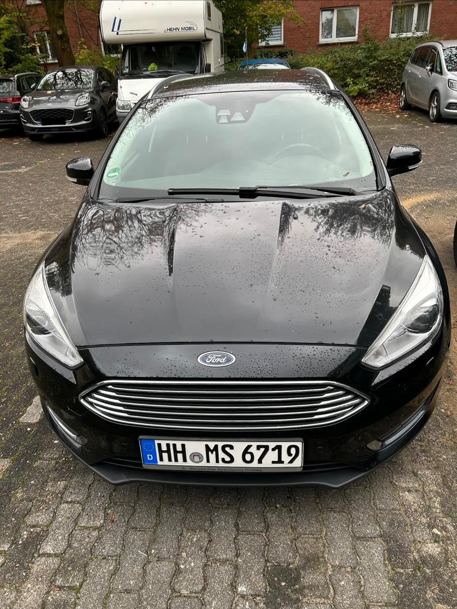 Ford Focus 2015 — rear view