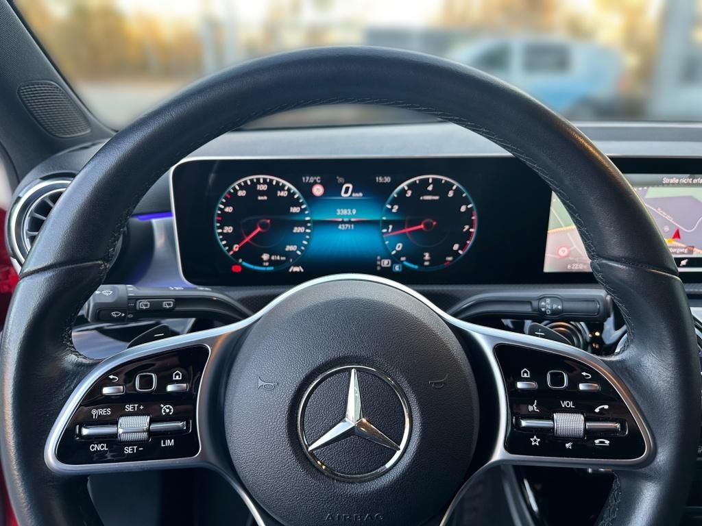 Fahrzeugabbildung Mercedes-Benz A 200 Progressive Night Totwi. Navi LED SHZ KAM