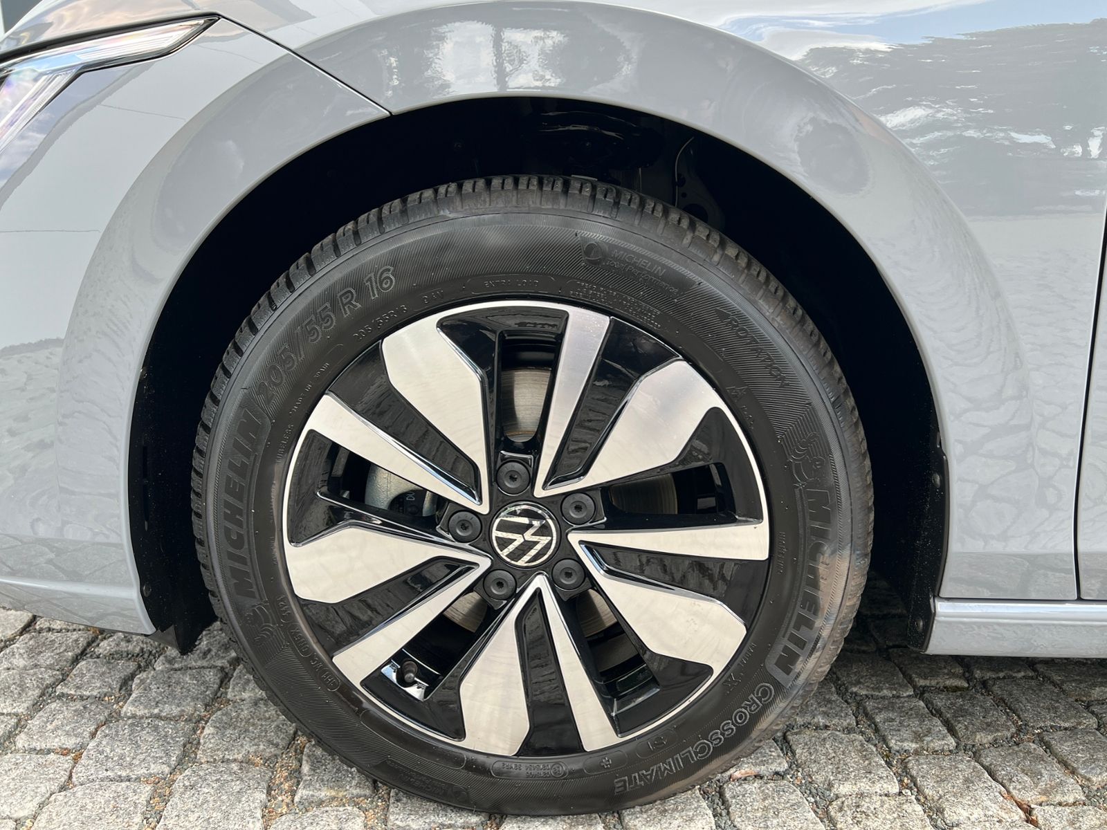 Fahrzeugabbildung Volkswagen Golf VIII GOAL 1.5 TSI *LED, App-Connect, 16'-LM