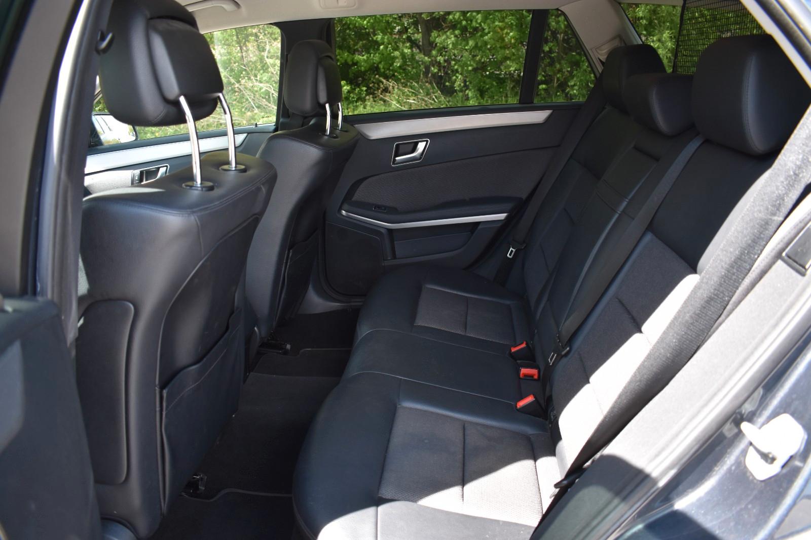Mercedes-Benz E220 2012 — photo 16