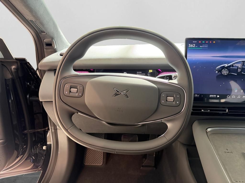 XPENG P7