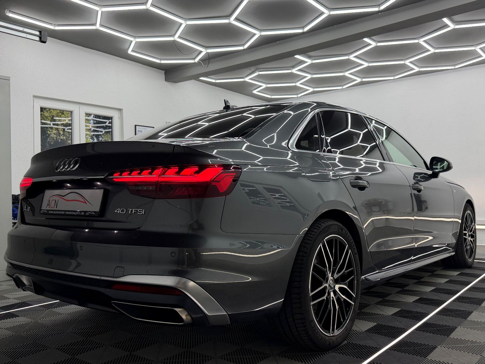 Fahrzeugabbildung Audi A4 Lim. 40 TFSI S LINE/VRTL COCKPIT+/MASSAGE