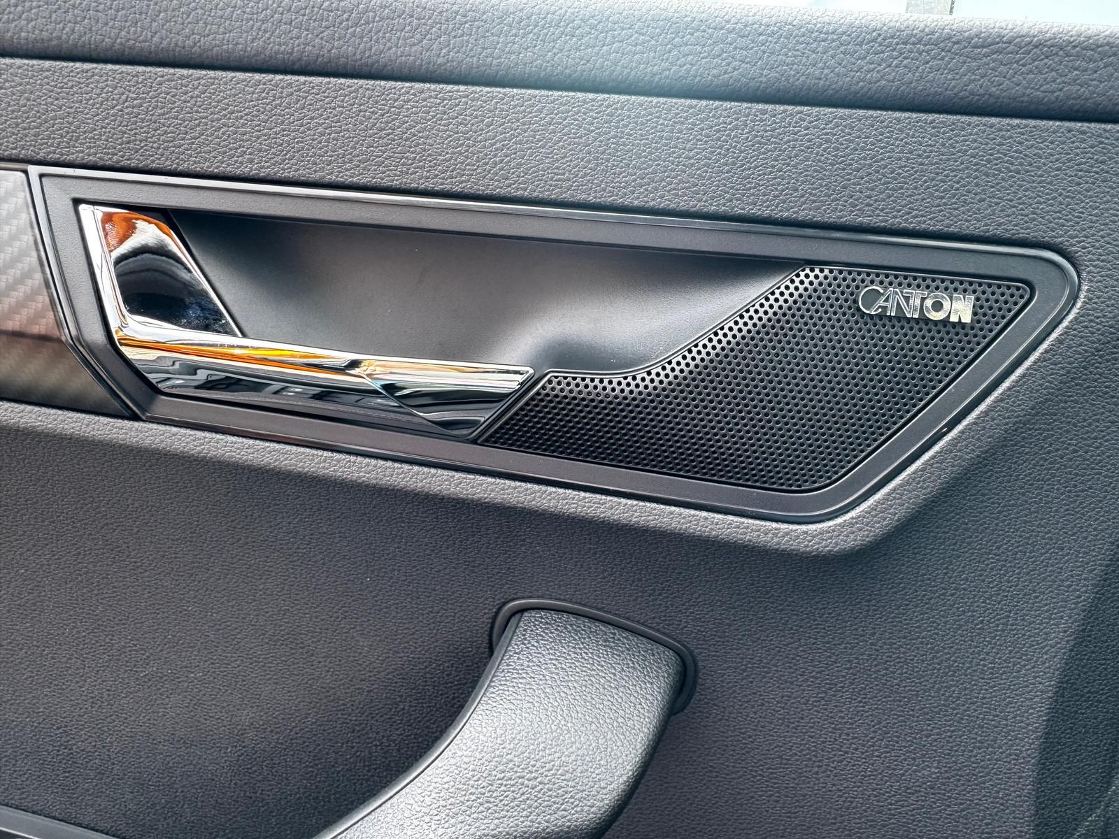 Fahrzeugabbildung SKODA Karoq 1.5 TSI SPORTLINE+5J GA+MATRIX+CANTON+360