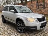 Skoda Yeti *ADVENTURE*AHK*PDC*TEMP*KLIMA*EXKLUSIV - silberne Skoda Yeti