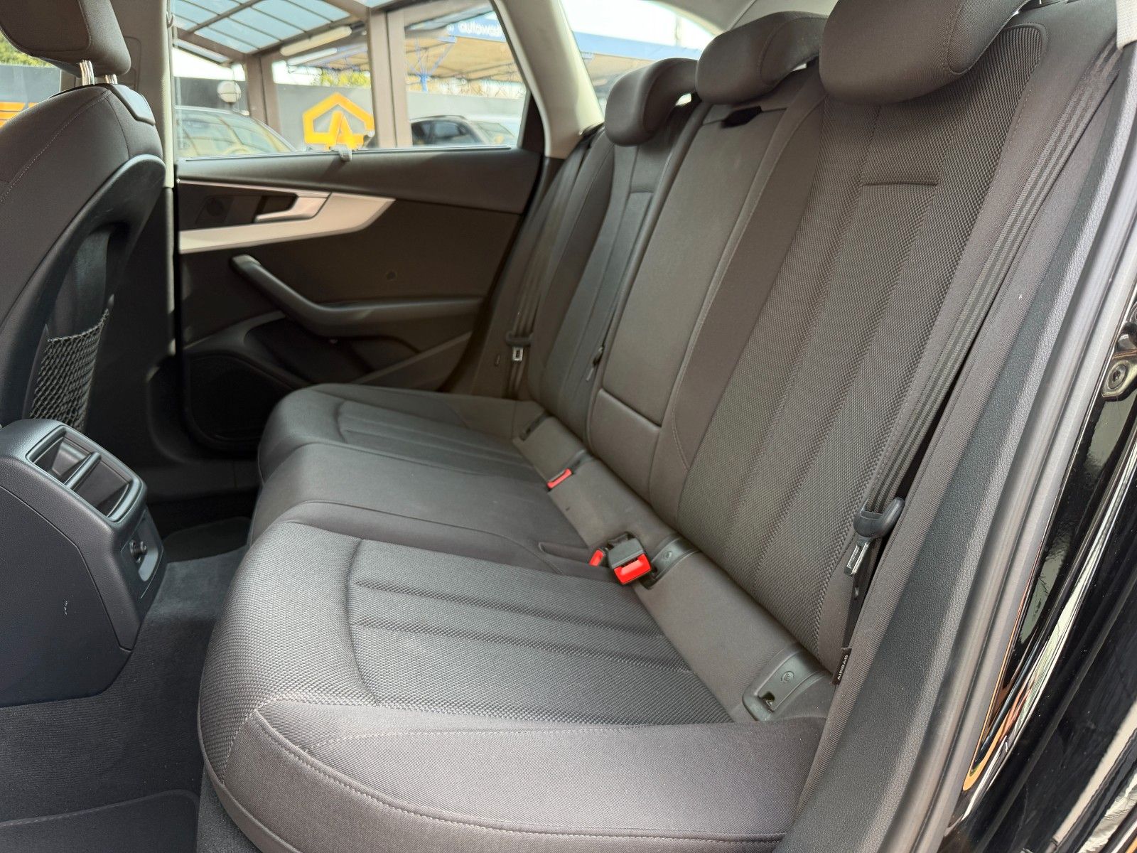 AUDI A4 A4 Avant 40 TFSI MMI Navigation Plus – Ansicht 17