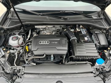 Fahrzeugabbildung Audi Q3 40 TFSI Quattro S-tronic S-line Pano Virtual