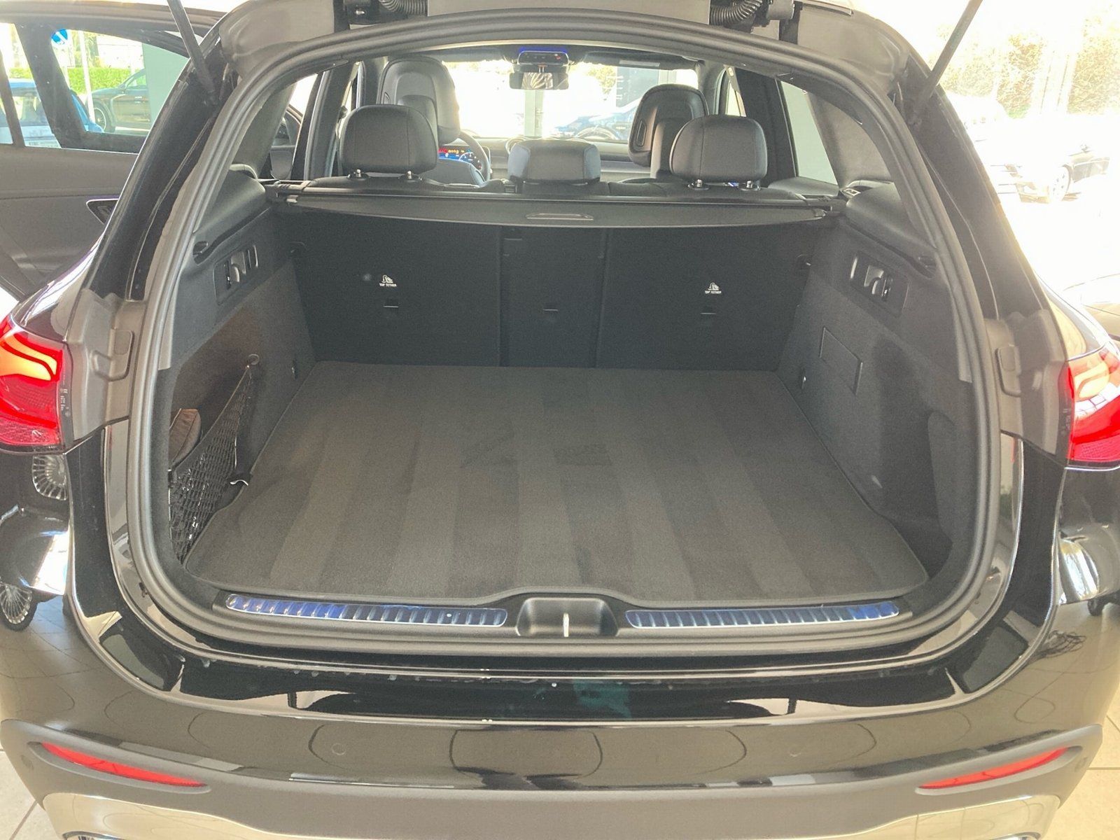 Fahrzeugabbildung Mercedes-Benz GLC 200 4M AMG *AHK*Pano*Distro*Totwink*LED*Kam*