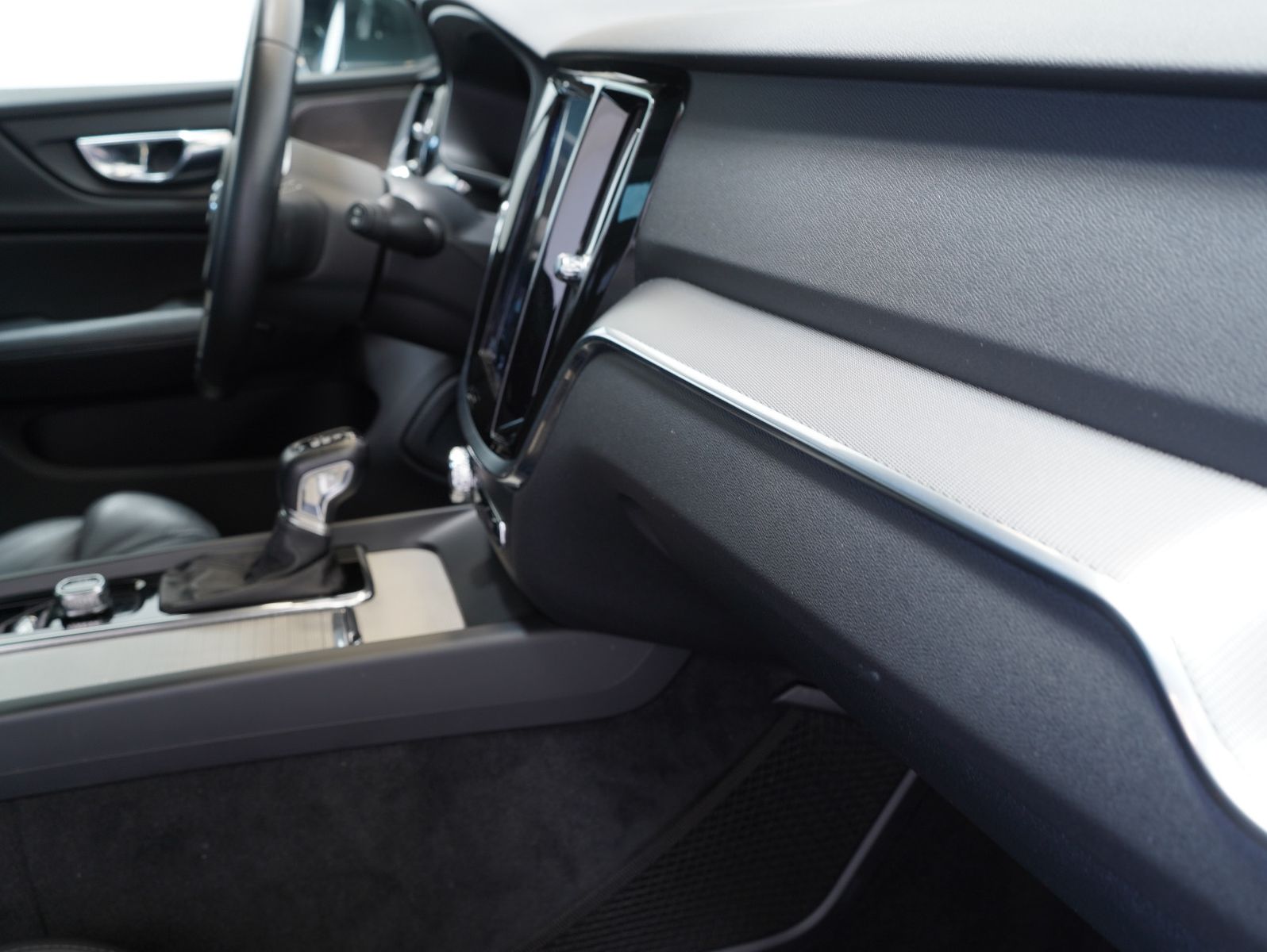 Fahrzeugabbildung Volvo V60 D4 AWD Inscription BLIS/INTELLISAFE/PANORAMA