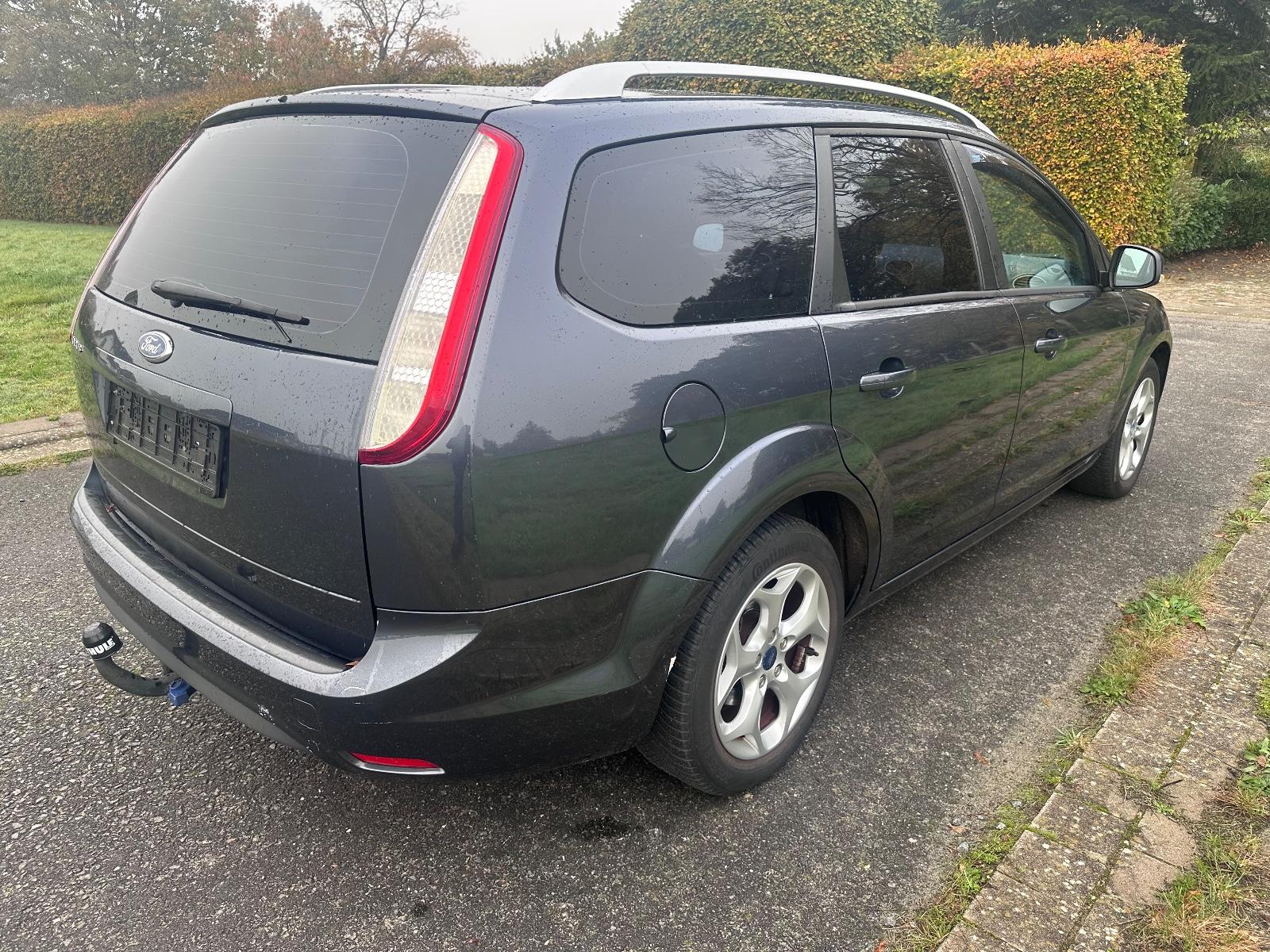 Ford Focus 2010 — photo 5
