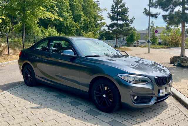 BMW 220i Coupé / TÜV NEU / Harman Kardon