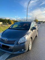 Toyota Verso 2.2l D-4D Travel Automatik Travel - Toyota Verso Gebrauchtwagen in Hamburg