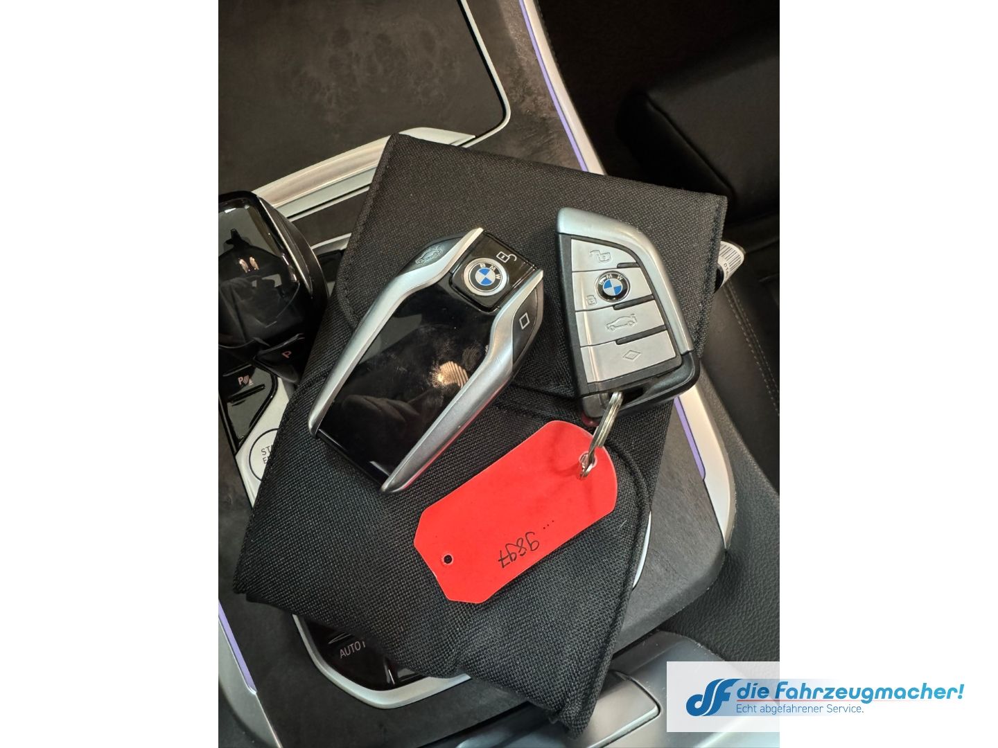 Fahrzeugabbildung BMW X5 xDrive 30d xLine M-Paket Laserlicht HUD Stand