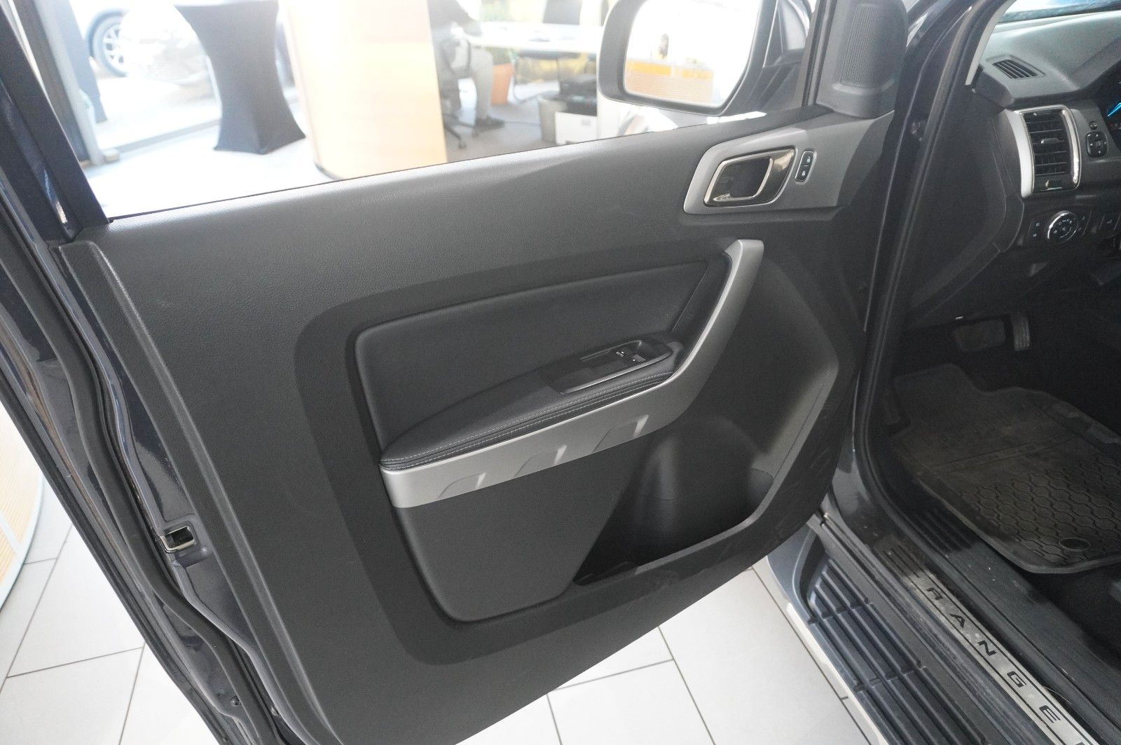 Fahrzeugabbildung Ford Ranger 2.0D LIMITED 4X4 EXTRA NAVI/LED/LEDER/AHK