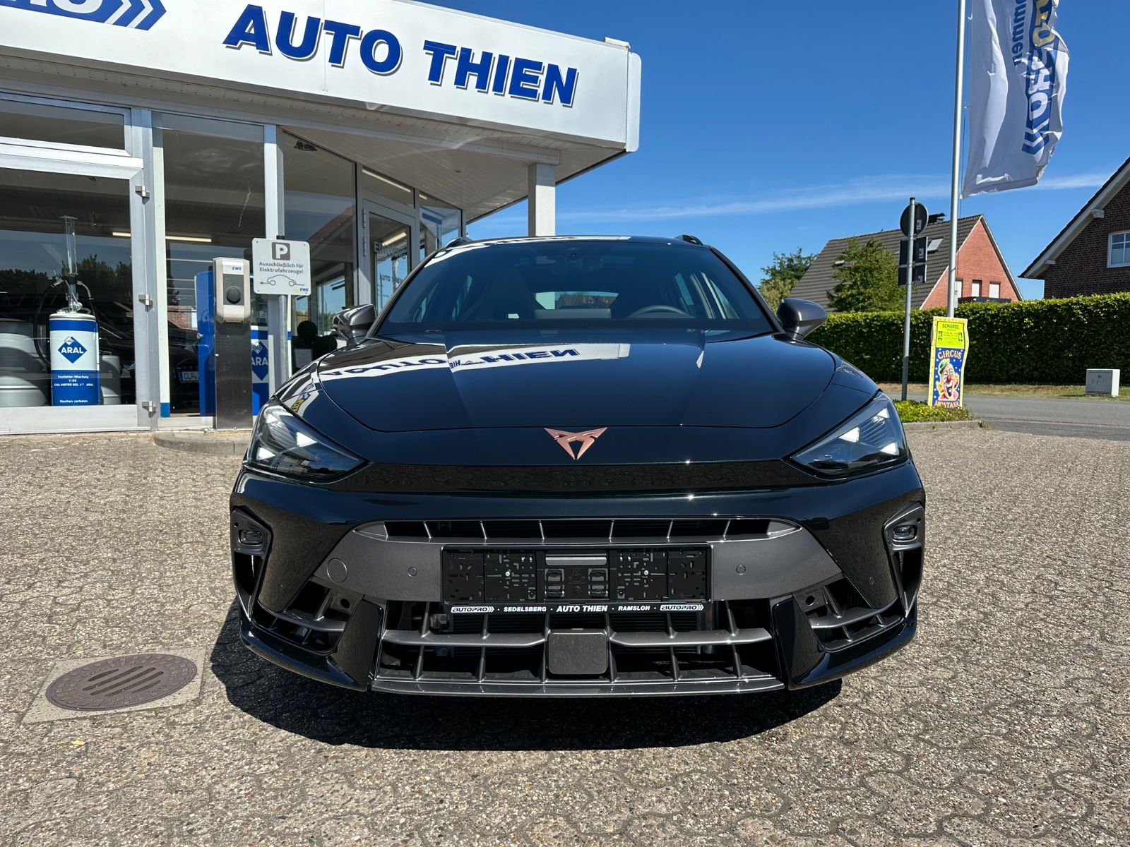 Fahrzeugabbildung CUPRA Leon ST 2.0 TSI 4Drive VZ Pano/AHK/Navi/ACC