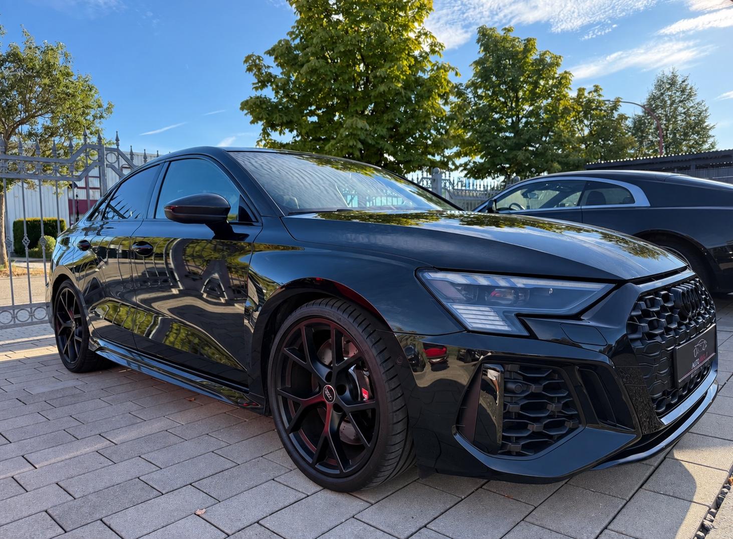 Audi RS3*2.5*Matrix*Carbon* Pano* B&O*Kamera*