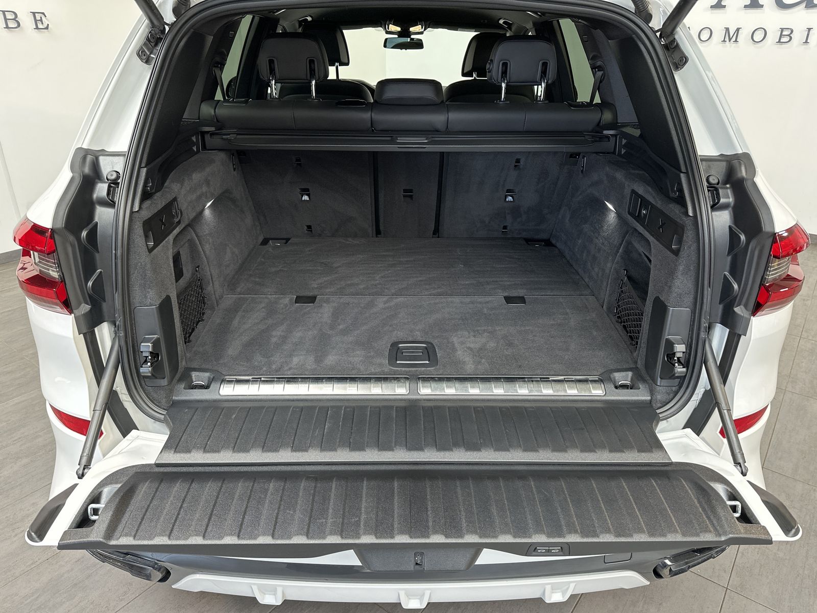 Fahrzeugabbildung BMW X5 xDrive45e M-Sport NAV+LASER+AHK+ACC+360°+22ZO