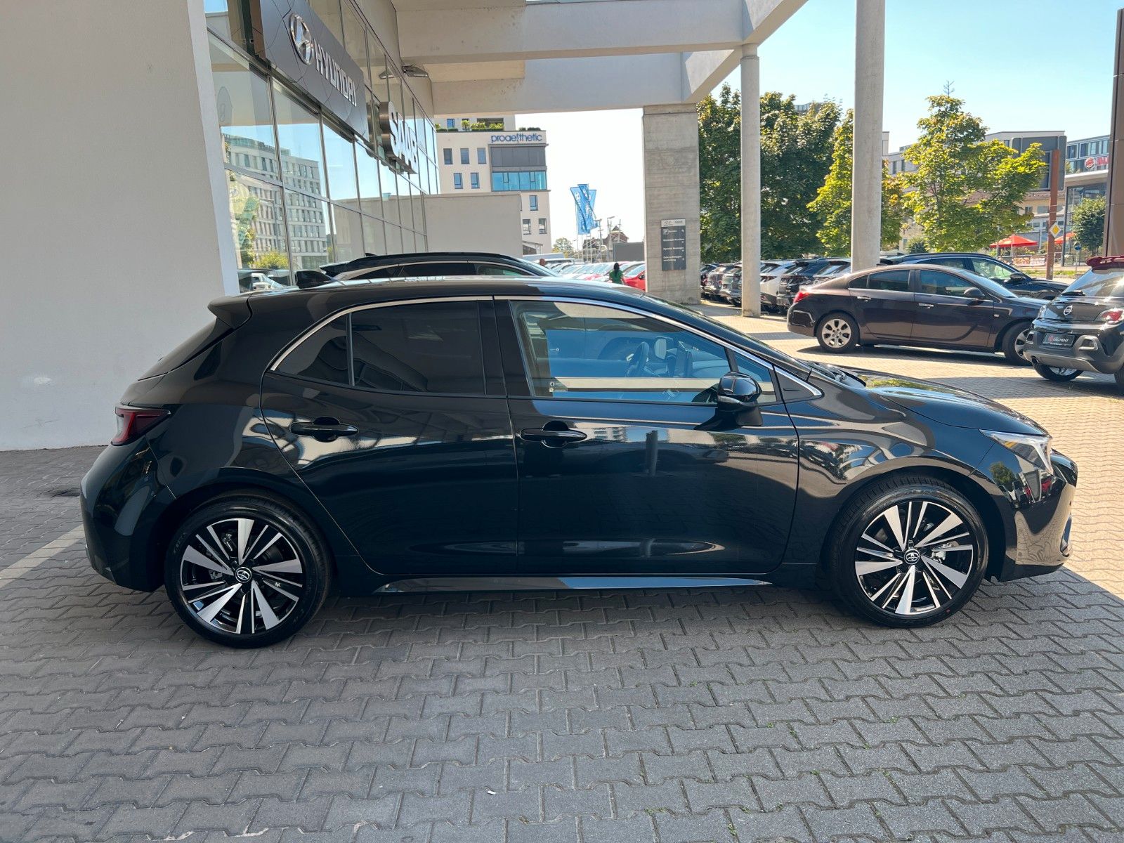 Fahrzeugabbildung Toyota Corolla Hybrid 140PS Teamplayer Technikpaket