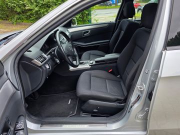 Mercedes E 220 - 11