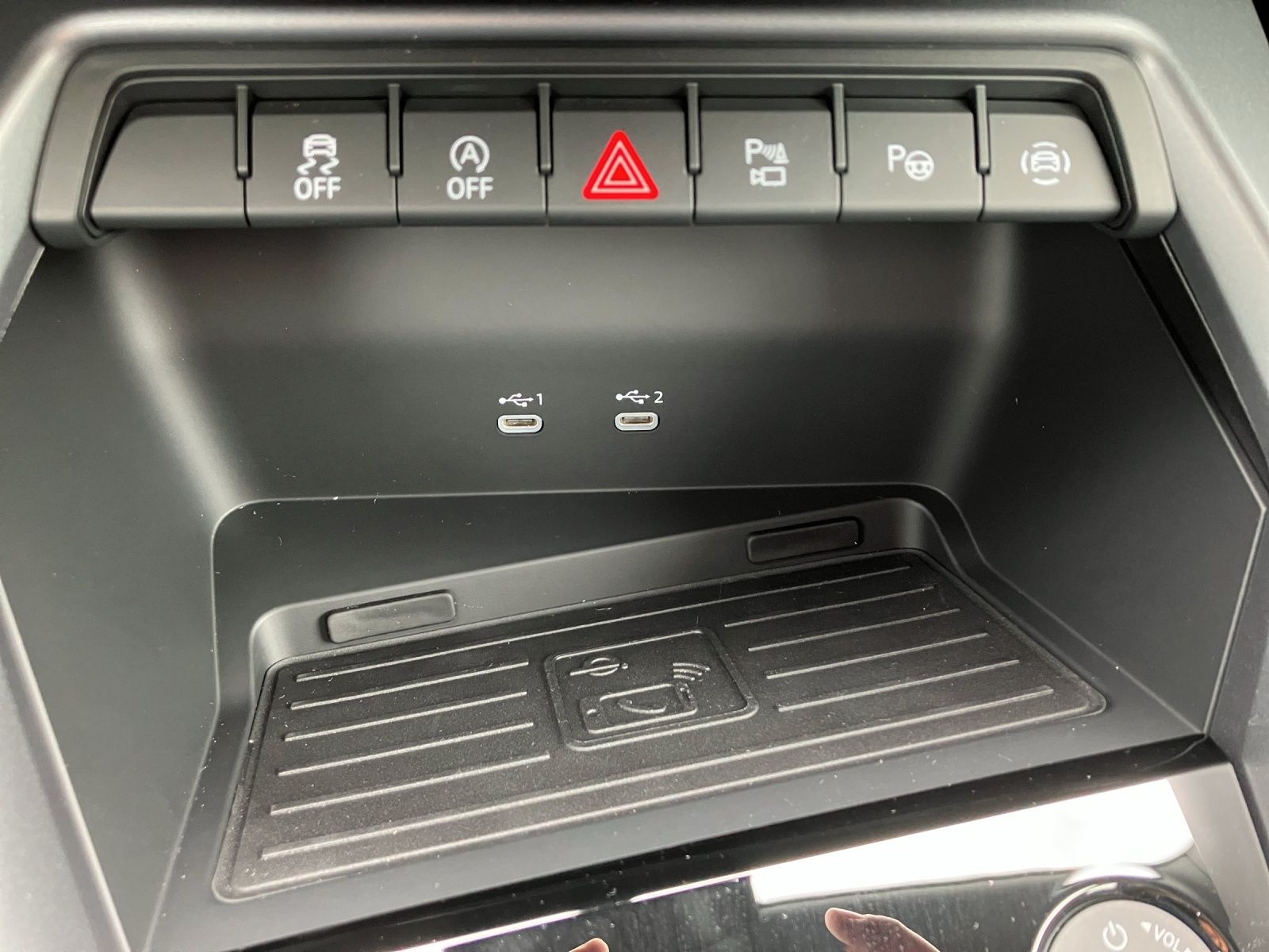 Fahrzeugabbildung Audi A3 Sportback TFSI LED ACC DAB NAVI