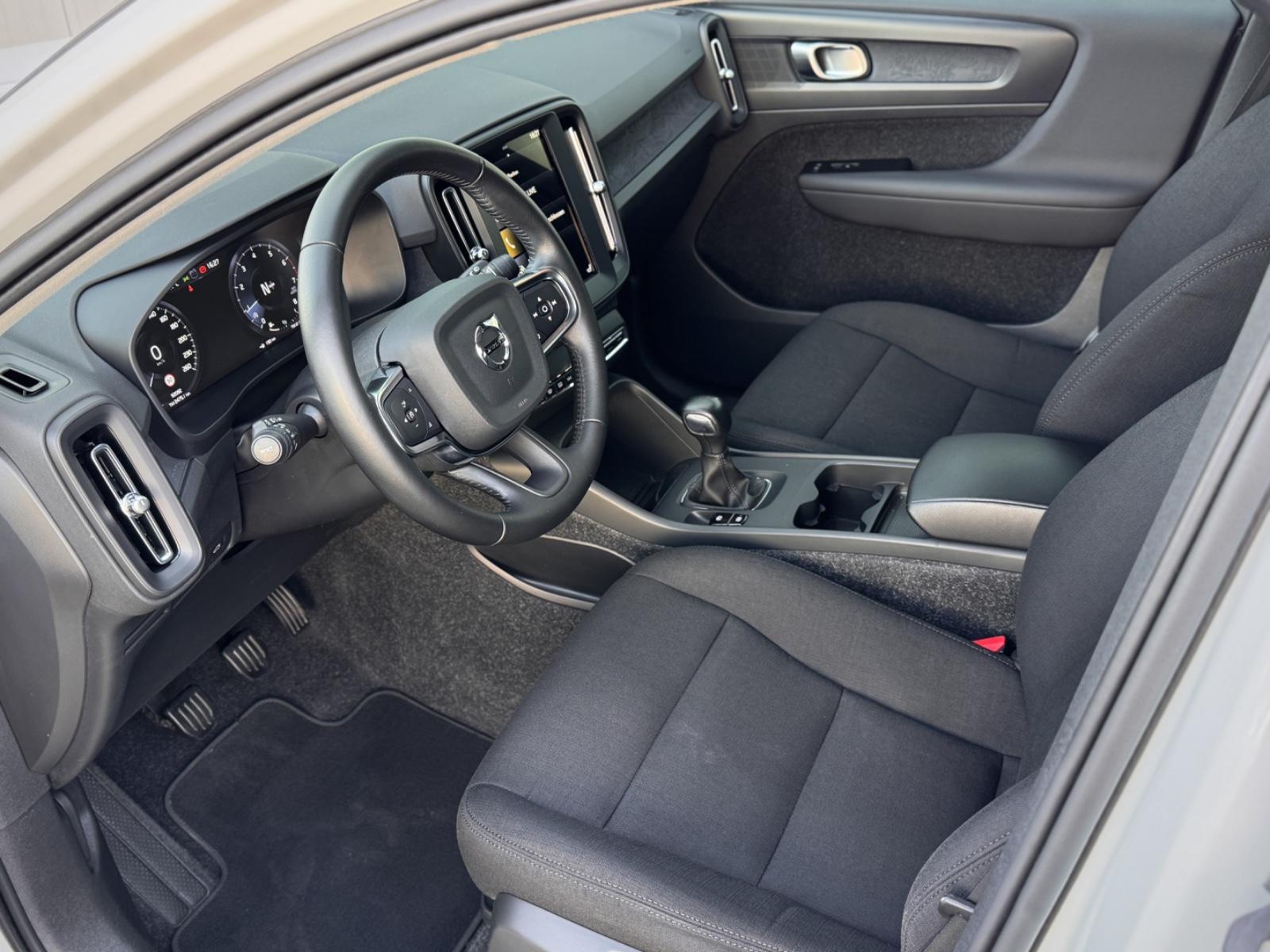 Volvo XC40 1.5 T2 Momentum Core*NAVI|LED|CAM|SHZ|1.HD*