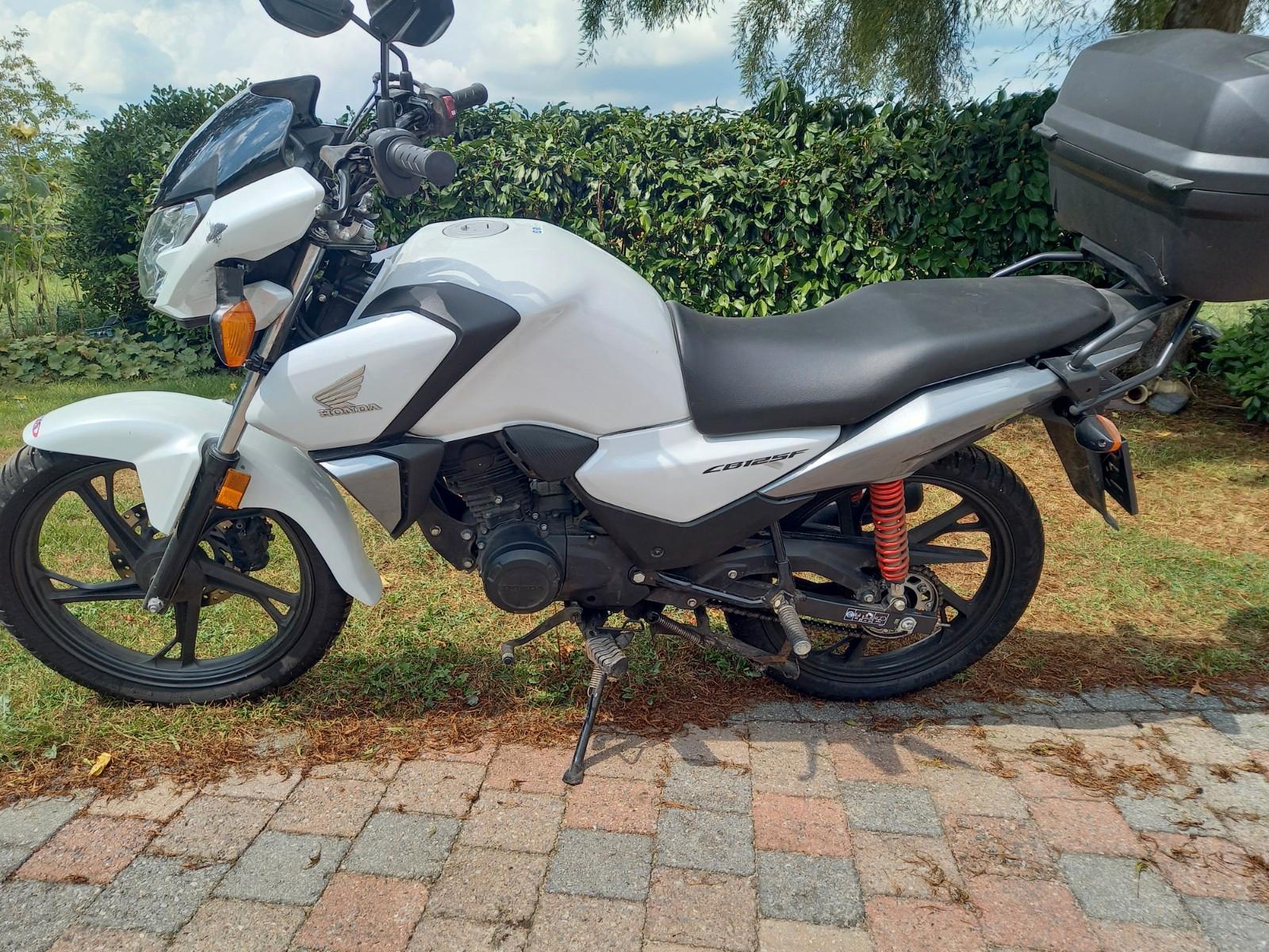 Honda cb125f
