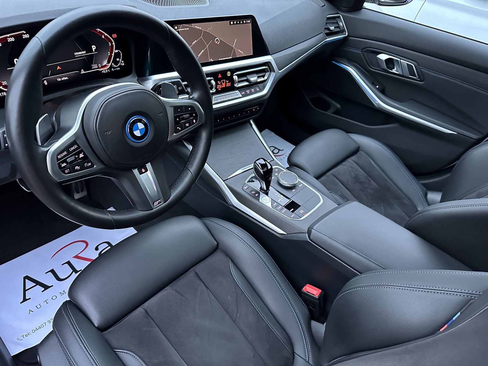 Fahrzeugabbildung BMW 330e Touring M-Sport NAV+LASER+PANO+ACC+HEAD-UP