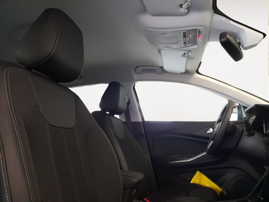 Fahrzeugabbildung Opel Grandland 1.2 DI AT Elegance LED Pixel Matrix