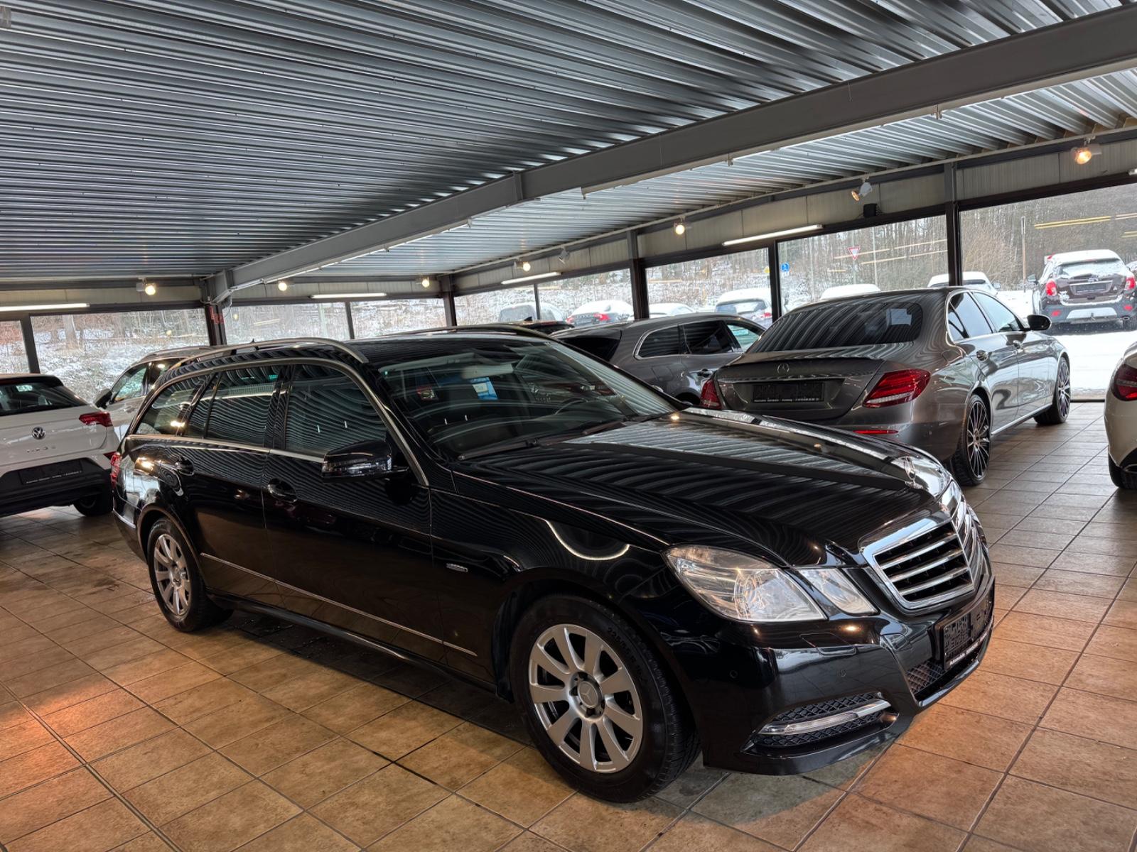 Mercedes-Benz E200 2010 — photo 8