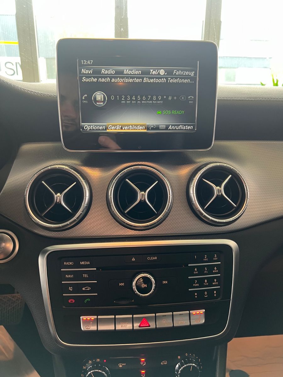 Fahrzeugabbildung Mercedes-Benz CLA 200 *AMG FELGEN*NAVI*KAMERA*