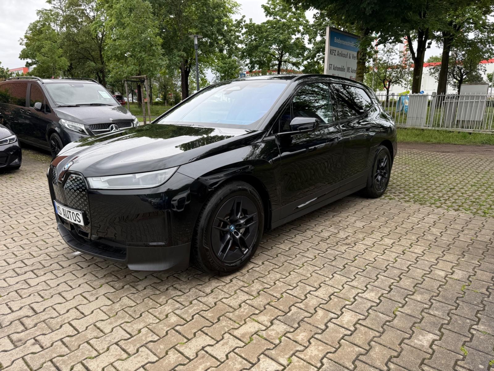 BMW iX xDrive40*Panora-glasdach Sky Lounge*H/K Saund