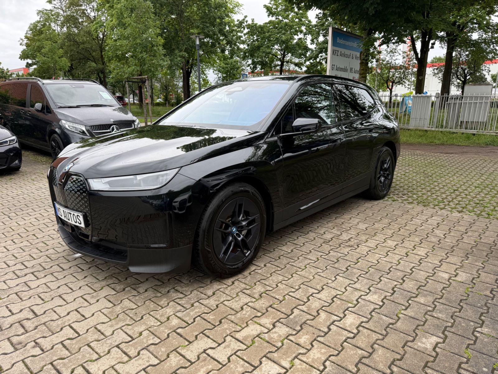 BMW iX xDrive40*Panora-glasdach Sky Lounge*H/K Saund