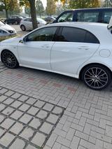 Mercedes-Benz A 200 -AMG Style nur 24500km!!! - Mercedes-Benz A 200 in Magdeburg