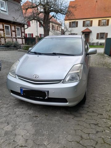 Toyota zuverlässiger und sparsamer Prius