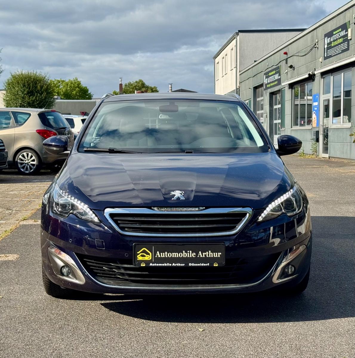 Peugeot 308*1.2*Erst 79 Tkm*LED*Navi*Klima*Sitzh*Tempo*
