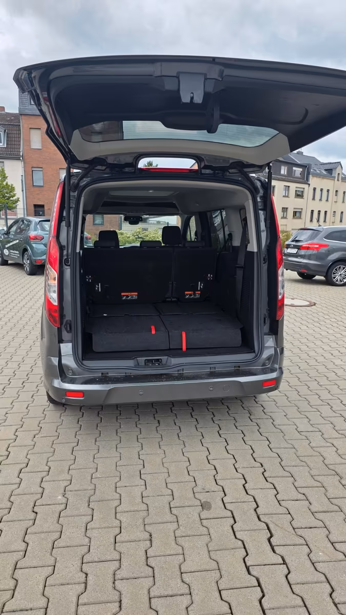 Ford Grand Tourneo Connect Titanium