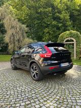 Volvo XC40 B4 R Design Geartronic R Design - Volvo XC40 Gebrauchtwagen in München