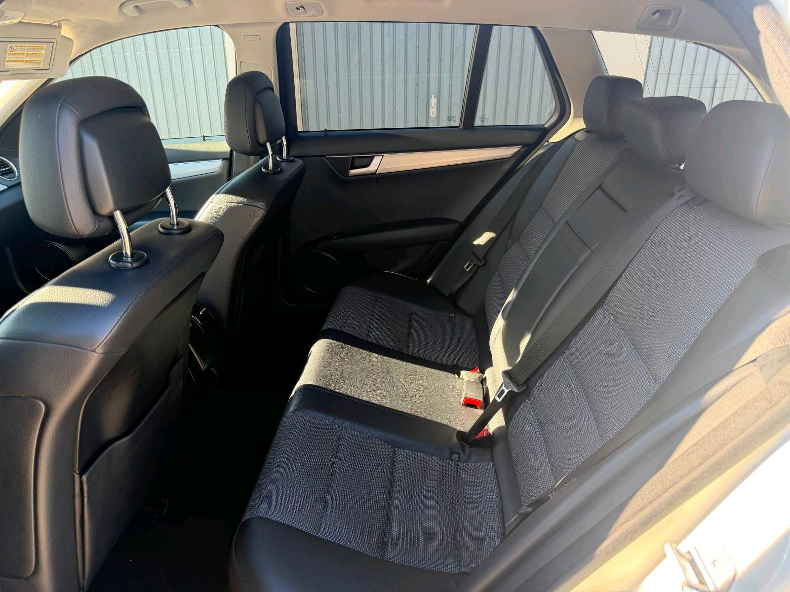 Mercedes-Benz C220 2012 — photo 14