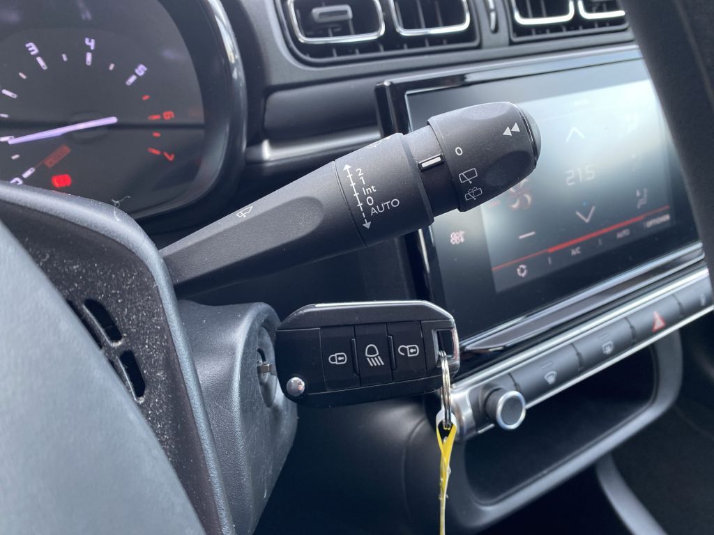 Fahrzeugabbildung Citroën C3 PT 83 S&S C-SERIES *Klimaautomatik*PDC hinten