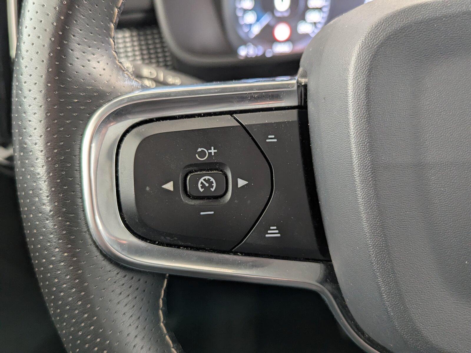 Volvo XC40 XC 40 T3 2WD R-Design (EURO 6d) LED+NAVI+SHZ+RFK, миниатюра 22