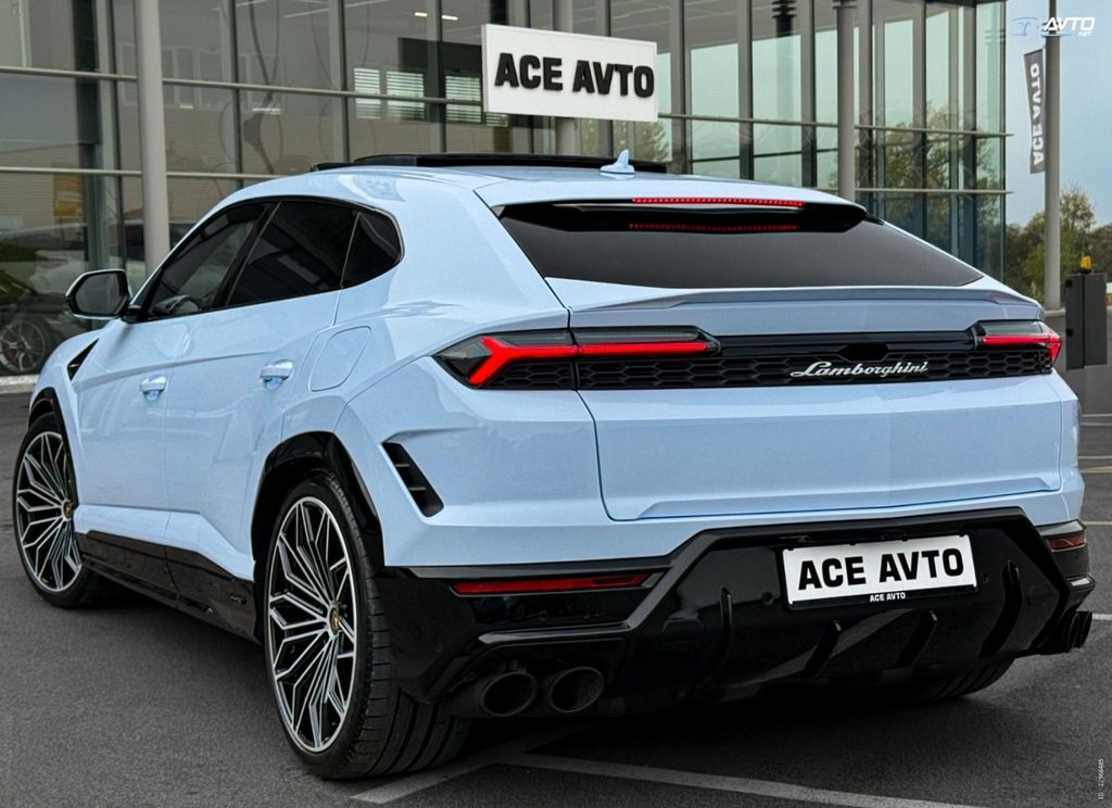LAMBORGHINI Urus 2026