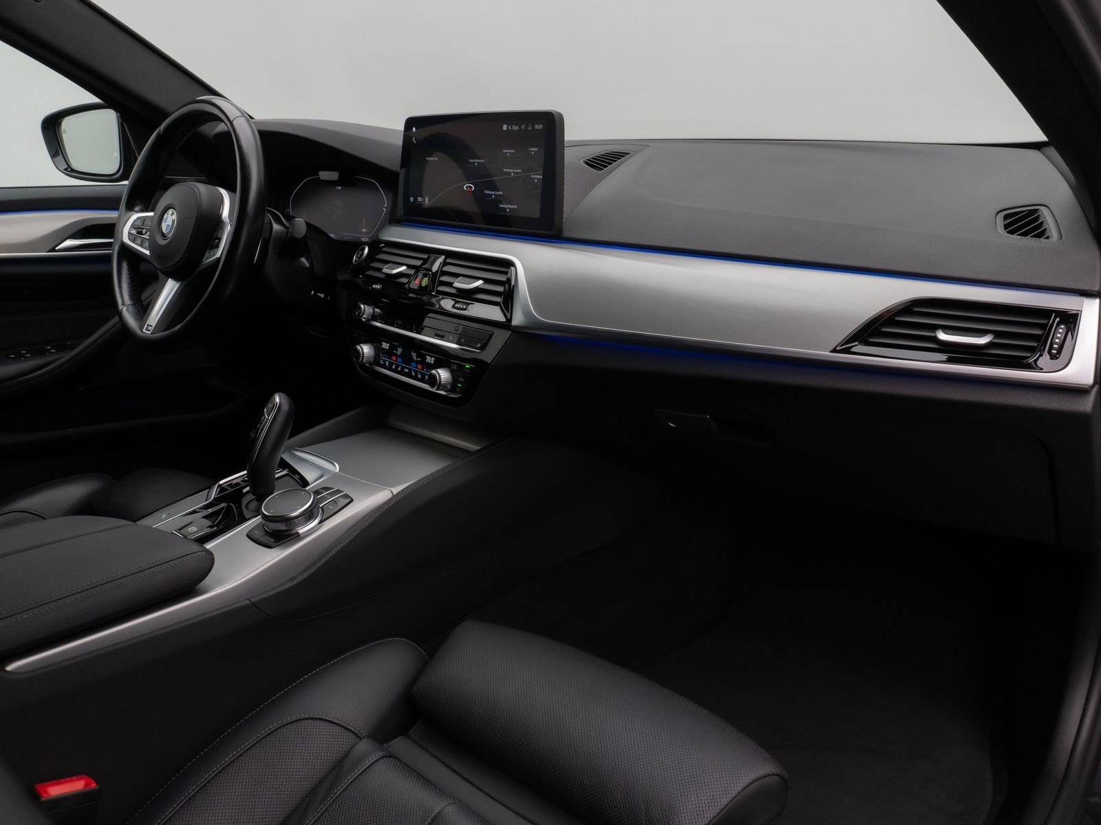 Fahrzeugabbildung BMW 540d xD M Sport Kamera HUD DAB H/K 4xKlima AHK