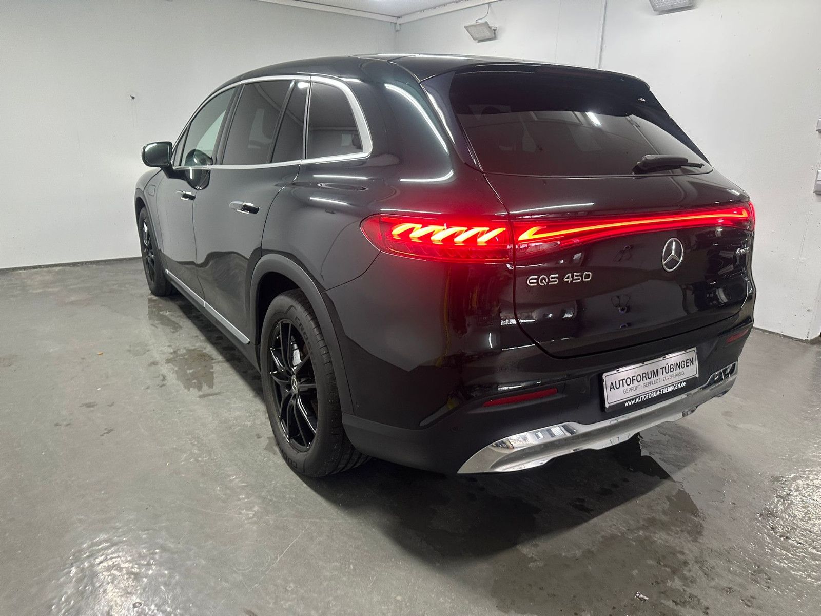 Fahrzeugabbildung Mercedes-Benz EQS 450 SUV *PANORAMA*KEYGO*7 SITZER*