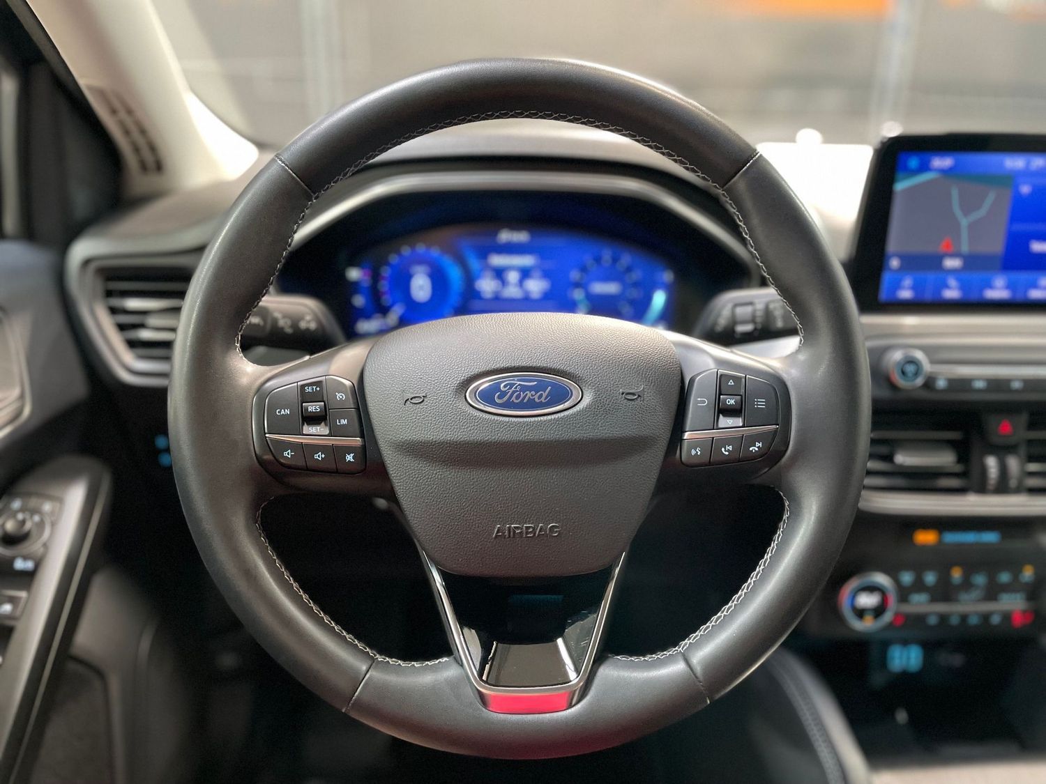 Fahrzeugabbildung Ford Focus Titanium X#Digital Cock#LED#Kamera#Spur