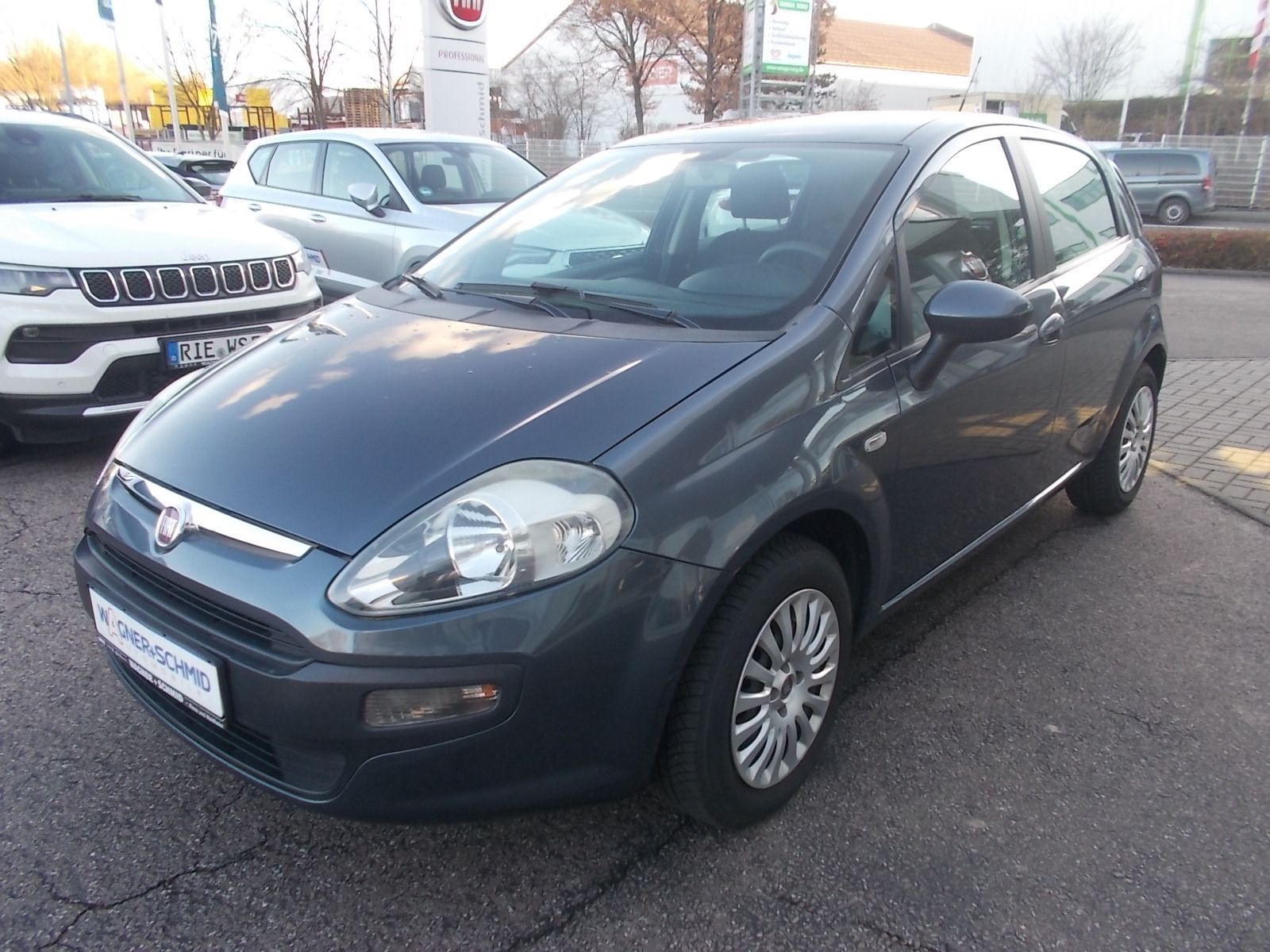 Fahrzeugabbildung Fiat Punto Evo 1.4 8V Dynamic AHK + mit Garantie