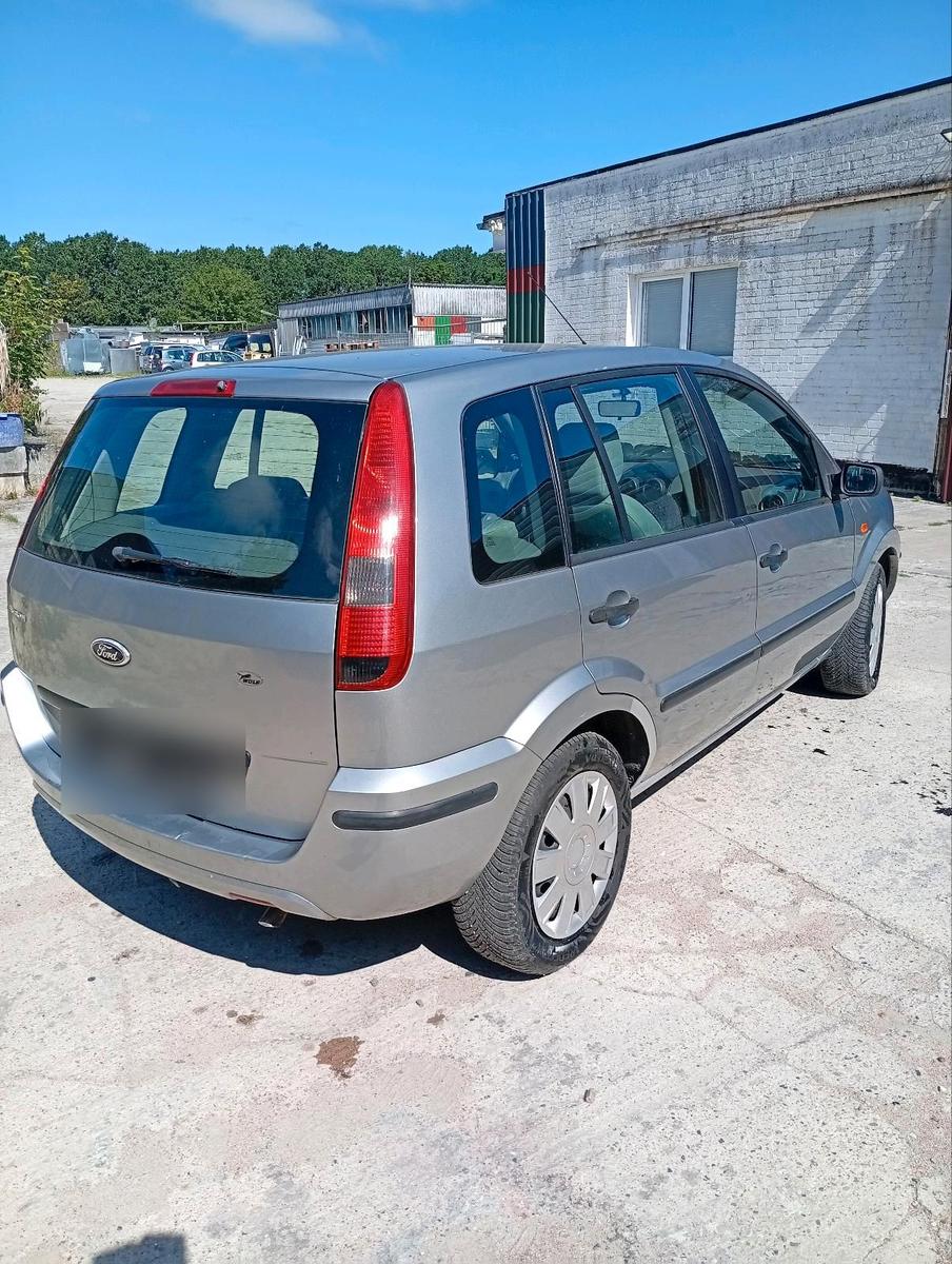 Ford Fusion 2005 — photo 5