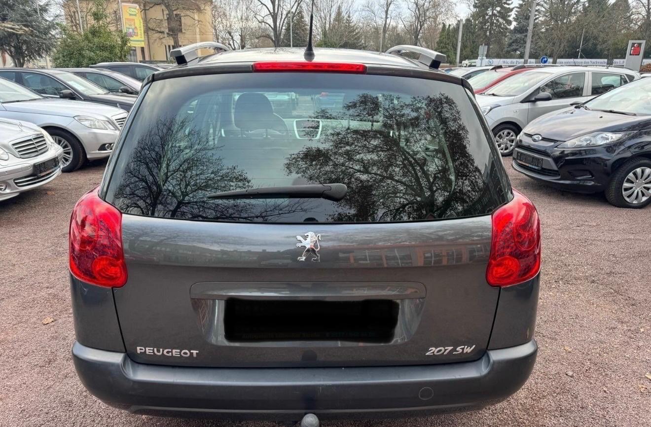 Peugeot 207 2011 — photo 6