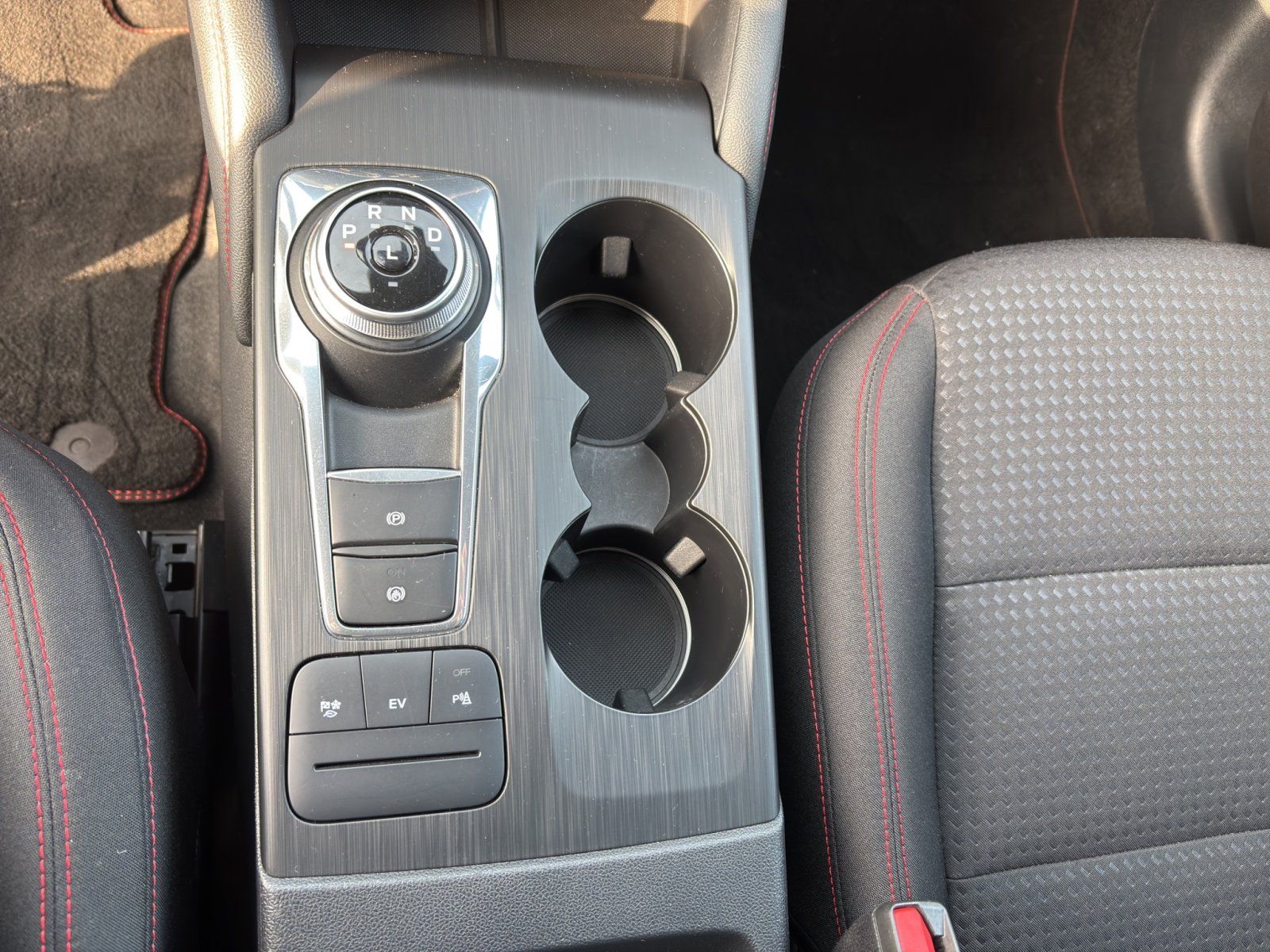 Fahrzeugabbildung Ford Kuga 2.5 PHEV Plug-In Hybrid ST-Line