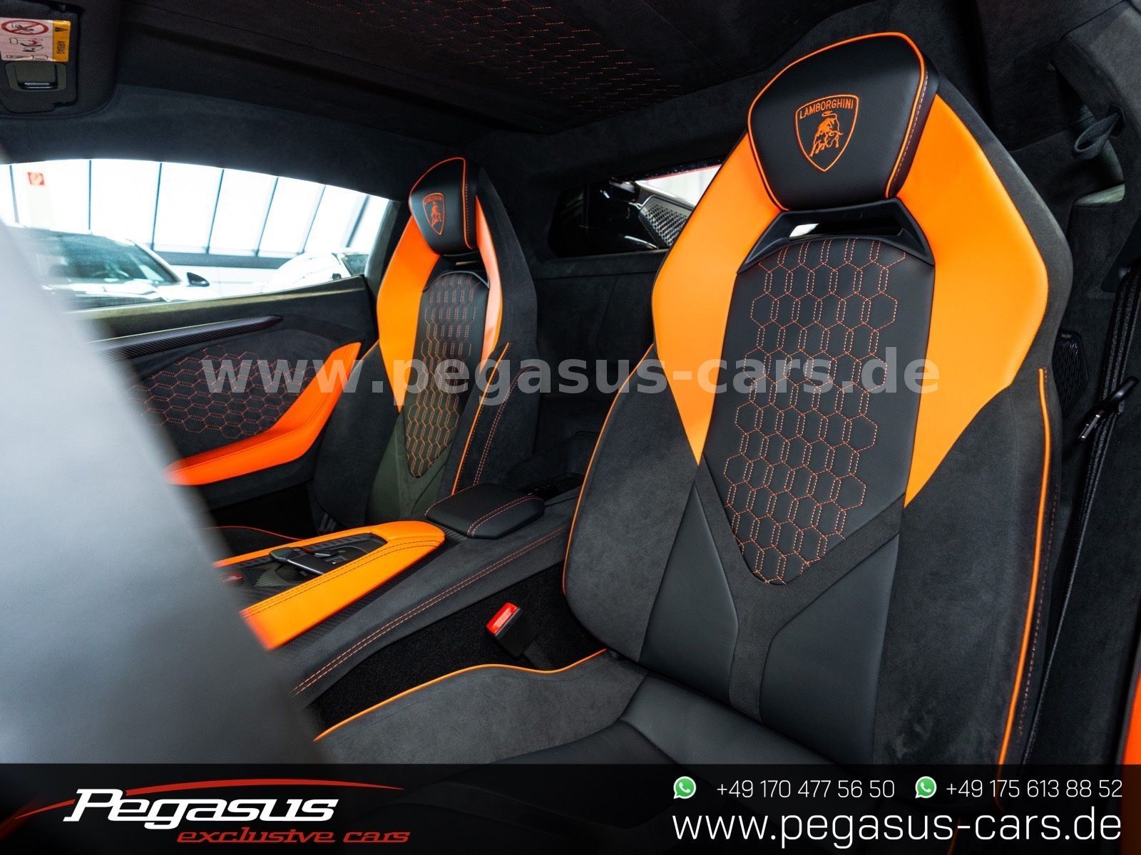 LAMBORGHINI Revuelto - 2