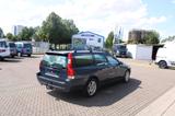 Volvo V70 Kombi D5 AWD Momentum,Xenon,Leder,Navi,AHK - Volvo V70: Awd