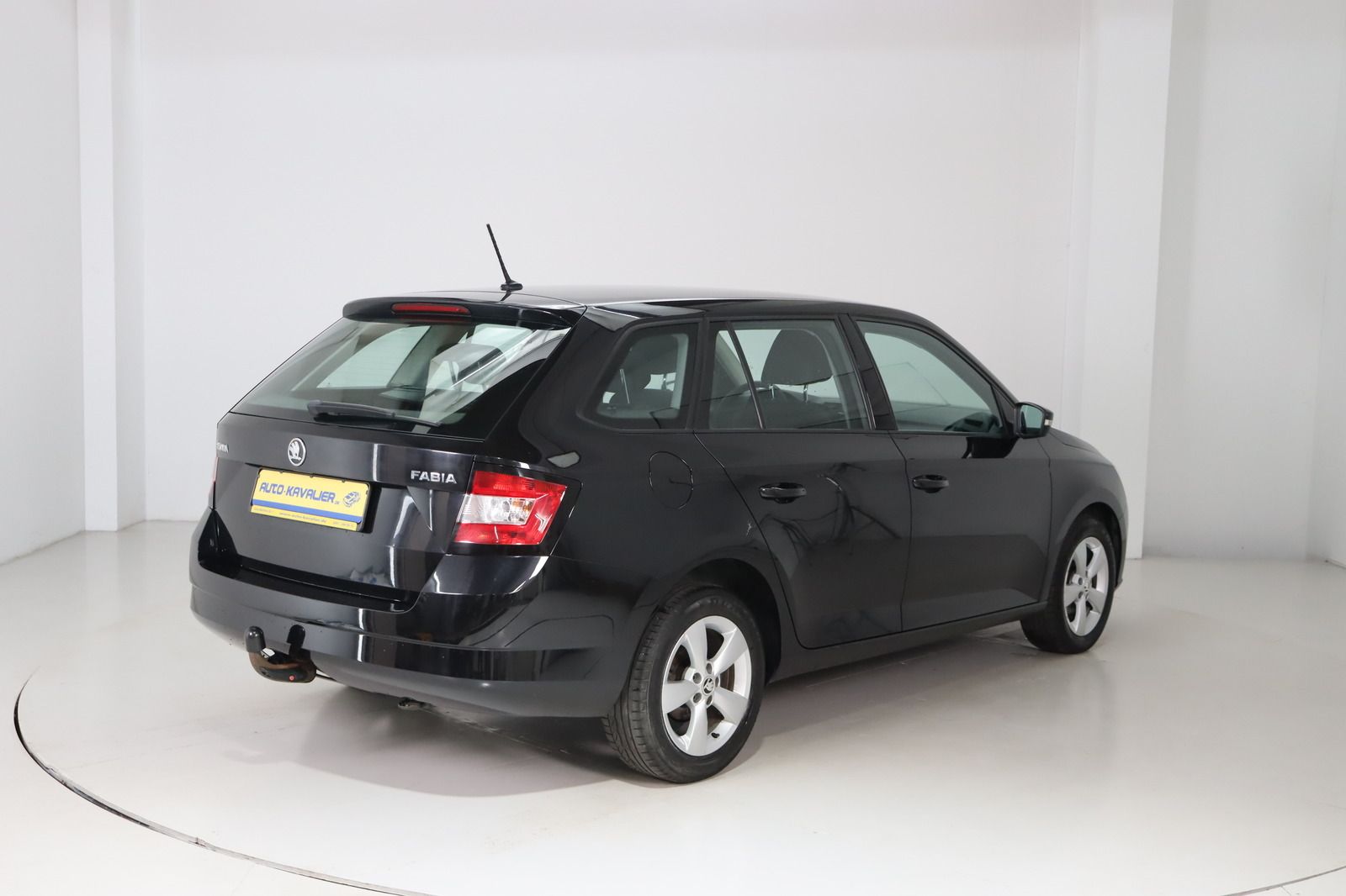 Fahrzeugabbildung SKODA Fabia 1.2 TSI Active Combi 1.Hand